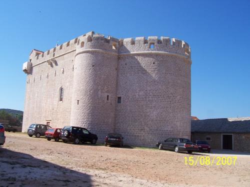 Vrboska castello